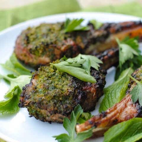 Herb-Crusted Grilled Lamb Chops - Whip up a quick herb and spice rub to make this simple restaurant-quality meal at home! | foxeslovelemons.com